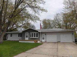 128 S 6th Ave, Brandon, SD 57005