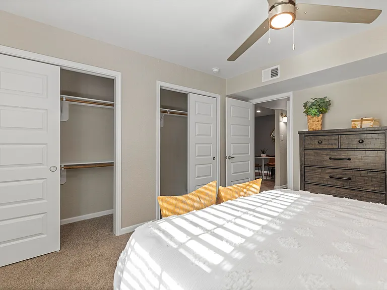 1520 Enclave Pkwy — Photo 24