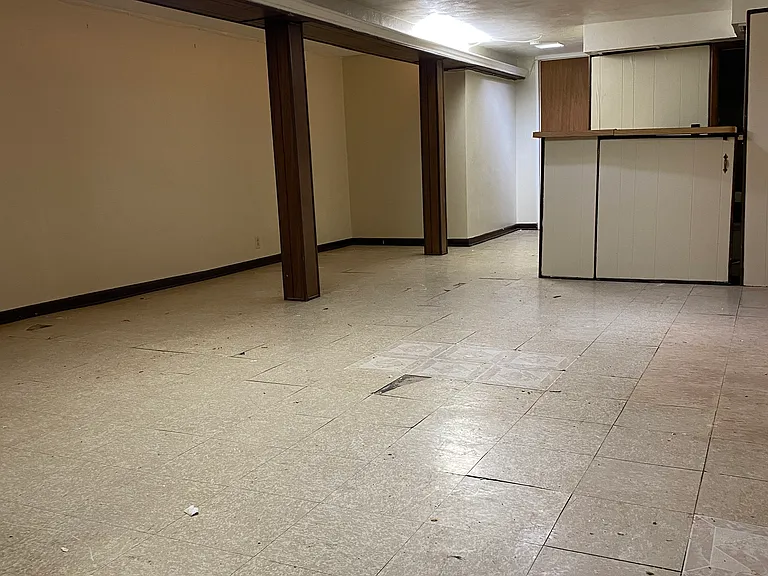 Basement Entrance - Additional family space