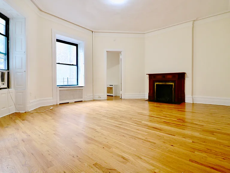 17 W 73rd St #2R — Photo 1