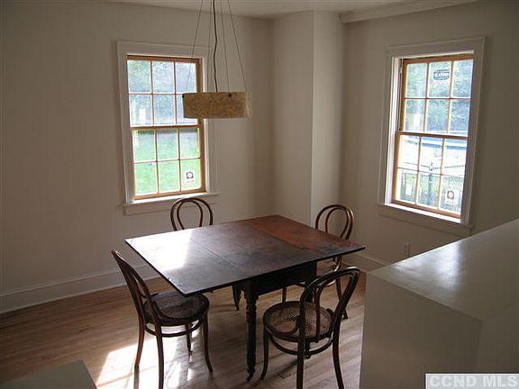 3rd image of 4002 Chatham St