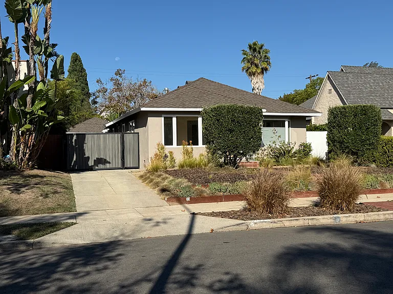 1221 S Curson Ave — Photo 1