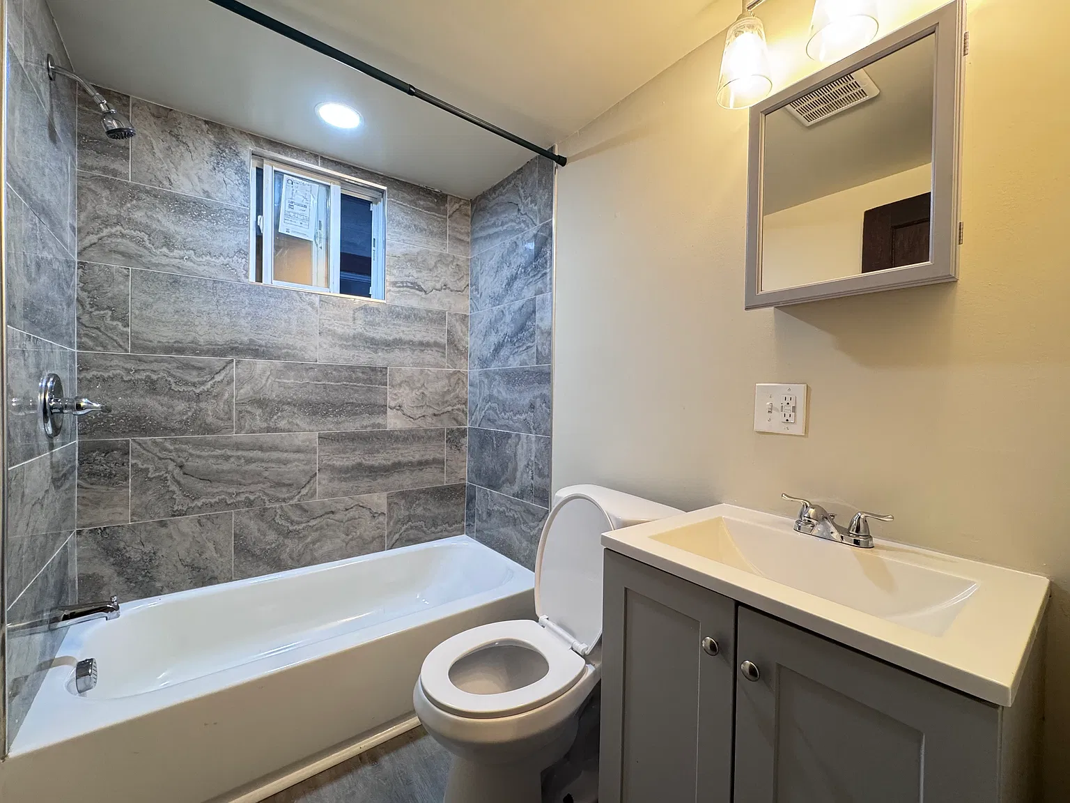 1 bed, $1,025 — Photo 2
