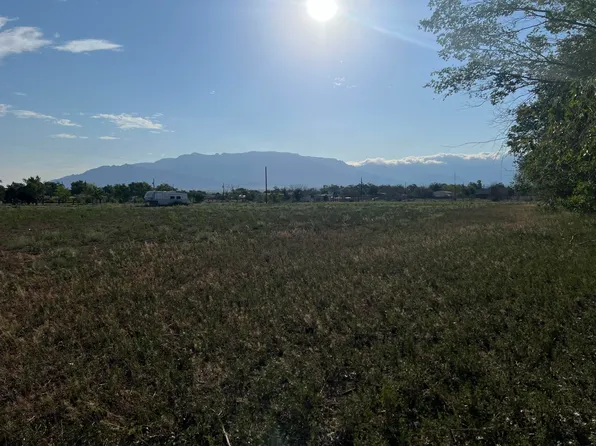 4th St NW, Albuquerque, NM 87114