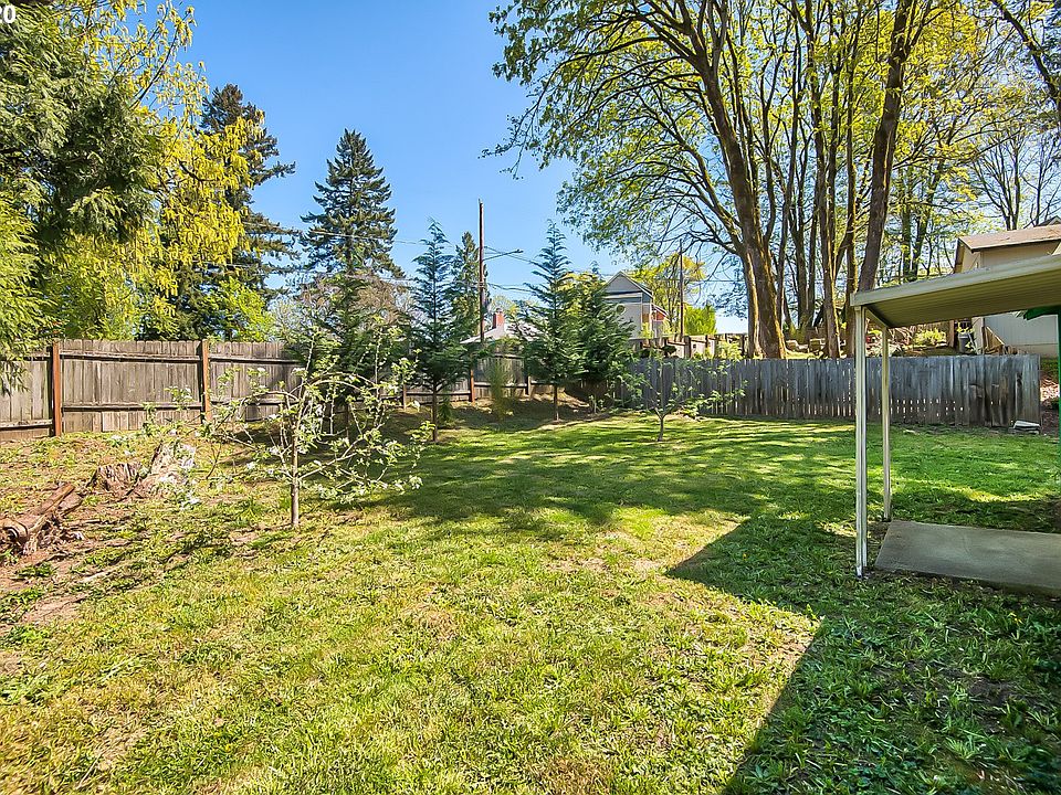 2nd image of 2805 SE Umatilla St