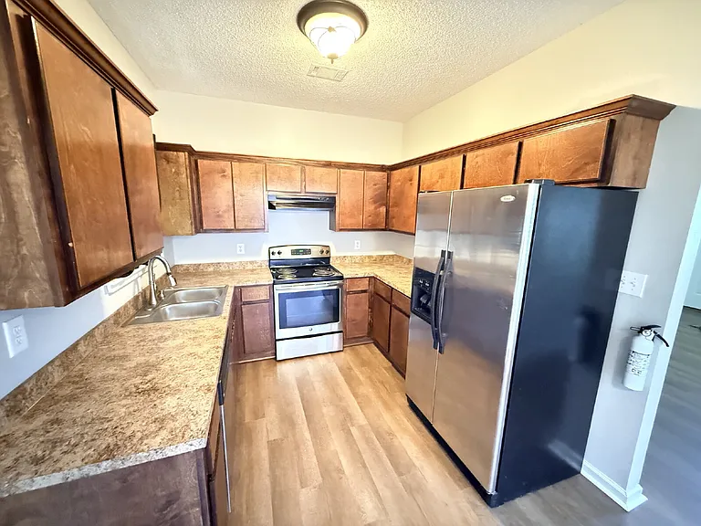 3420 Fairfield Rd — Photo 9