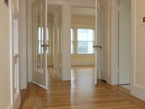 3rd image of 353 Oak St