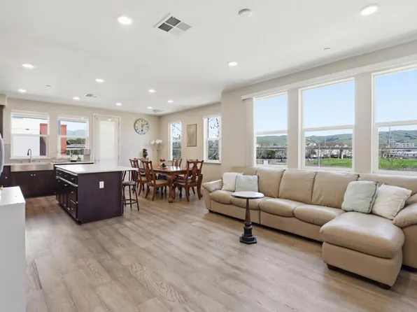 1607 Centre Pointe Dr, Milpitas, CA 95035