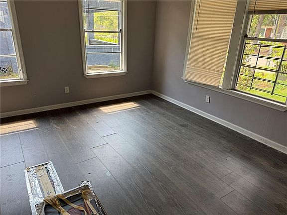 3rd image of 753 Charles St