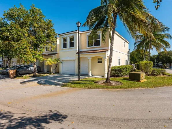 1001 SW 15th St, Deerfield Beach, FL 33441