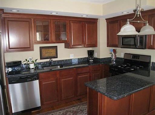 3rd image of 9 Belmont St APT 3
