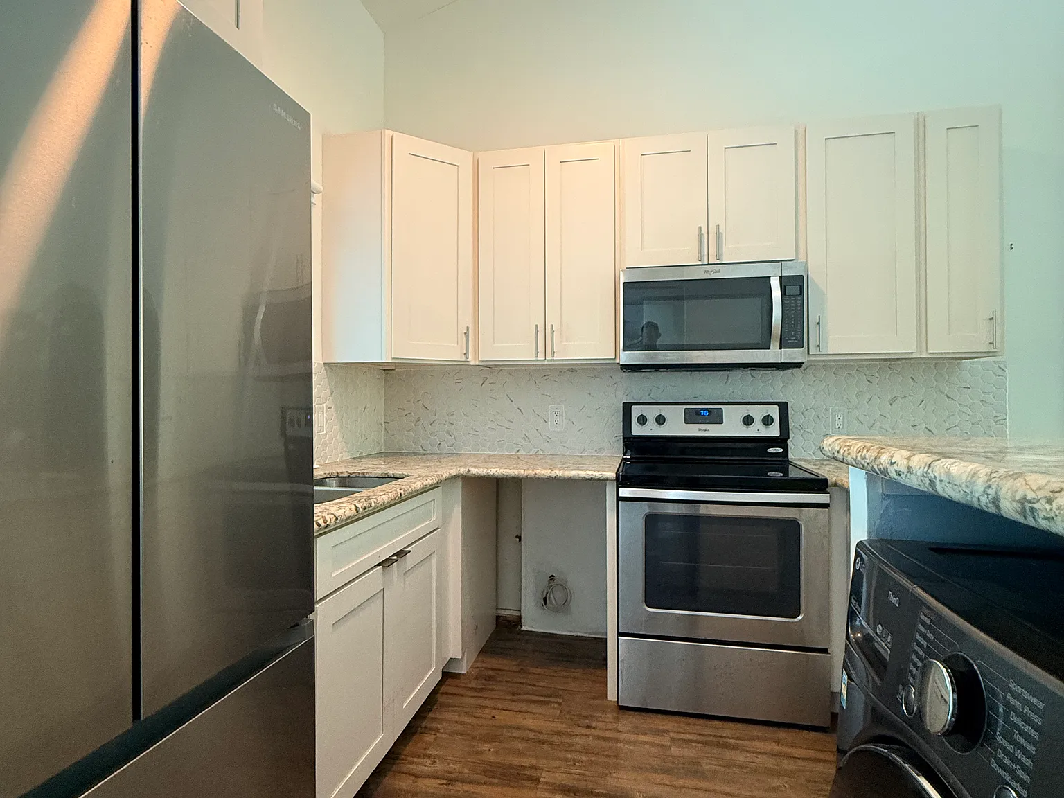 2 bed, 814 sqft, $3,250 — Photo 4