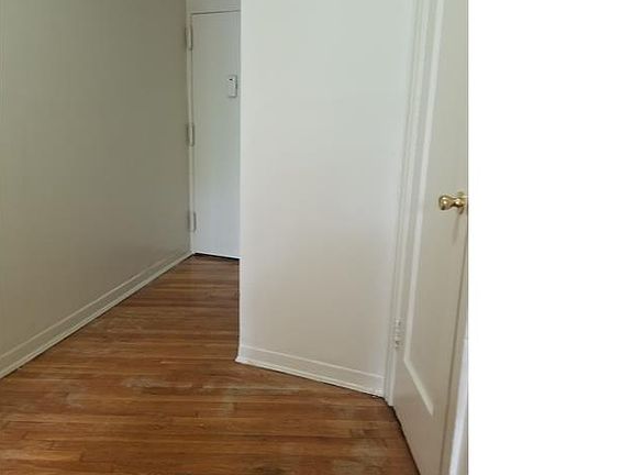 4th image of 3 Essex St #3