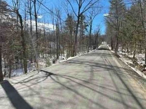 Exterior Neighborhood (street photo)