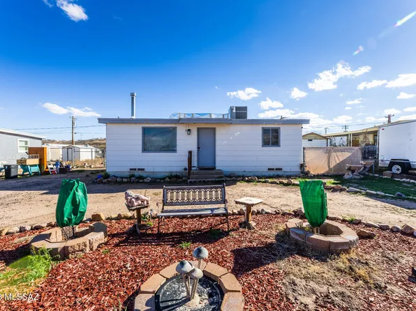 104 E Apache St, Huachuca City, AZ 85616
