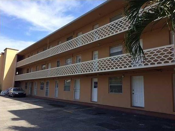 3rd image of 1610 NW North River Dr APT 202