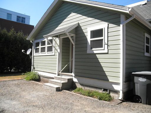 1st image of 868 SE Washington St APT 3
