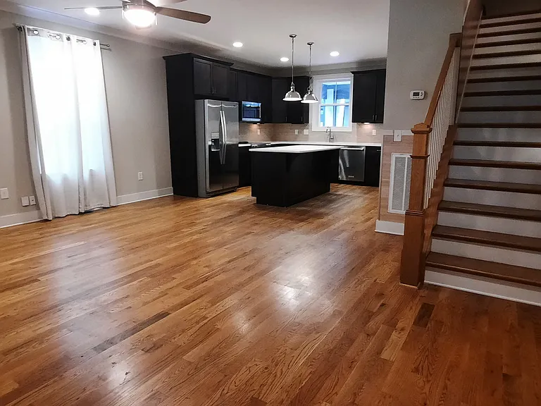 1726 Carvell Ave — Photo 3