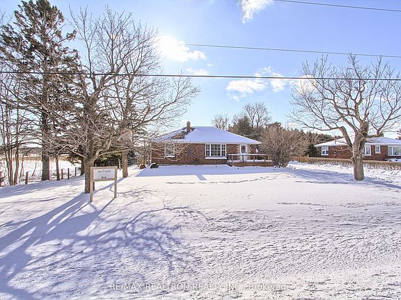 2nd image of 4881 Mount Albert Rd