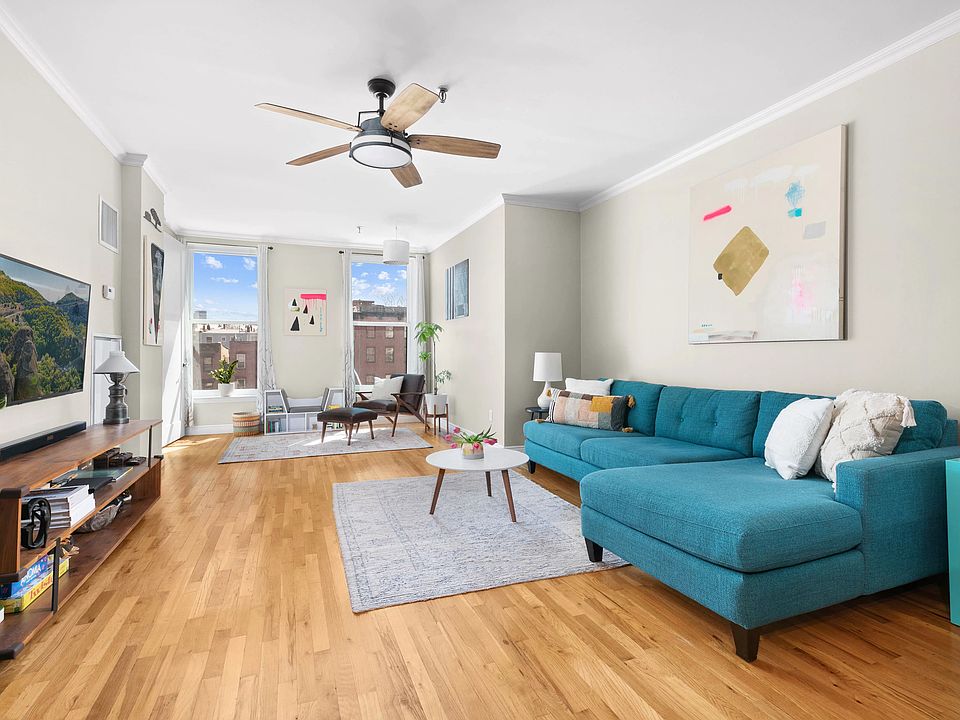 1st image of 1 Tiffany Pl APT 3C