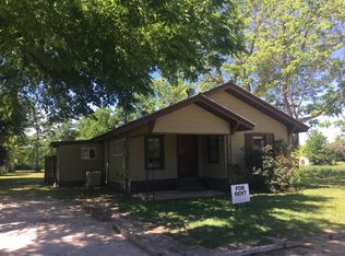 357 S Main St, Fentress, TX 78622