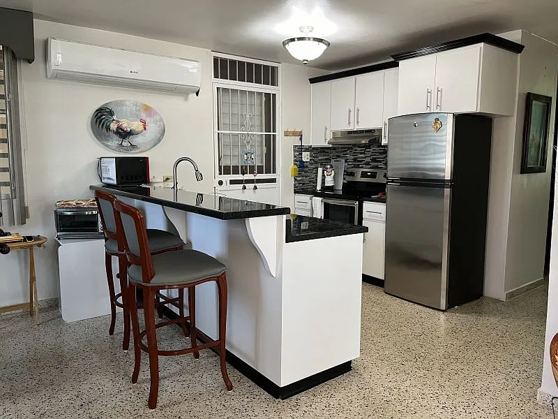 3 bed, 1.5 bath, 1518 sqft, $1,200 — Photo 2