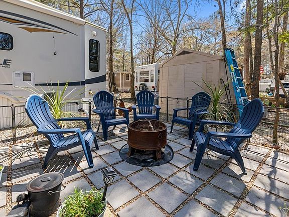 3rd image of 613-410 5th Ave. S Lot 410