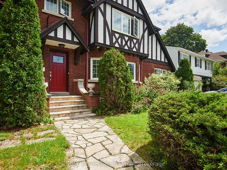 469 Island Park Dr — Photo 2