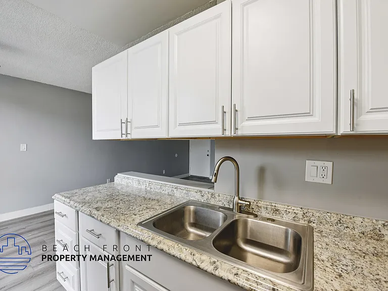 325 S. Almansor — Photo 12