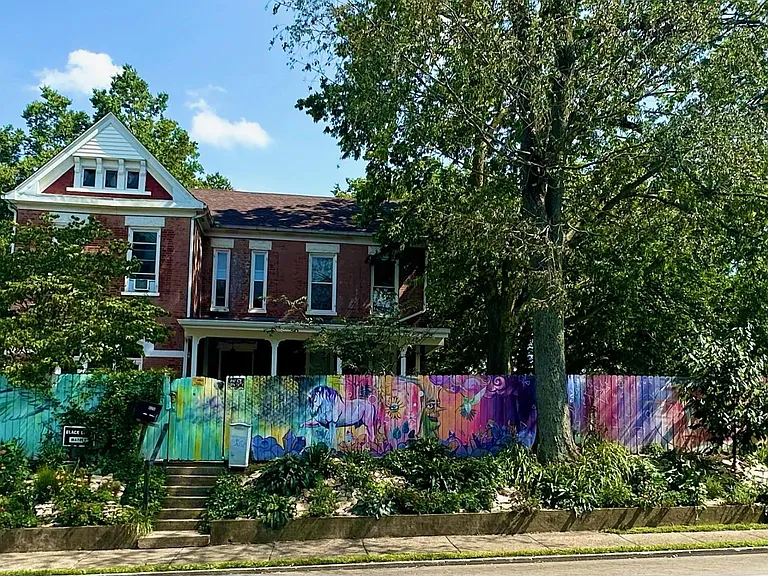 620 N Limestone #8 — Photo 9