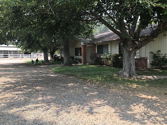 3rd image of 3030 Glen Ln
