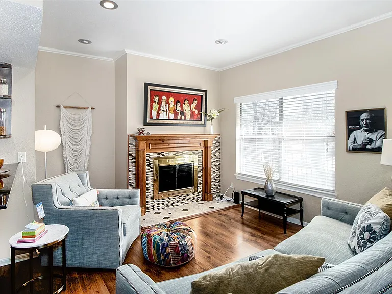 728 Bering Dr #K — Photo 1