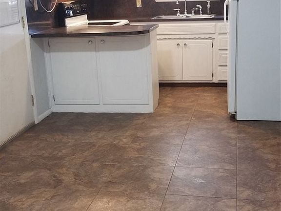 5th image of 406 Chisholm Cir