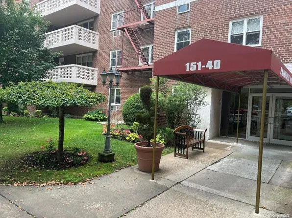 151-40 88 Street #2E, Howard Beach, NY 11414