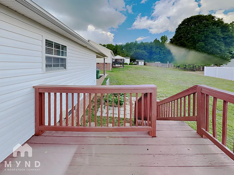 608 Helms Dr — Photo 16
