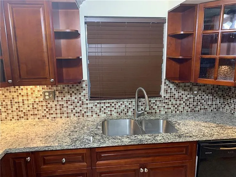 2830 Riverside Dr #102-3 — Photo 5