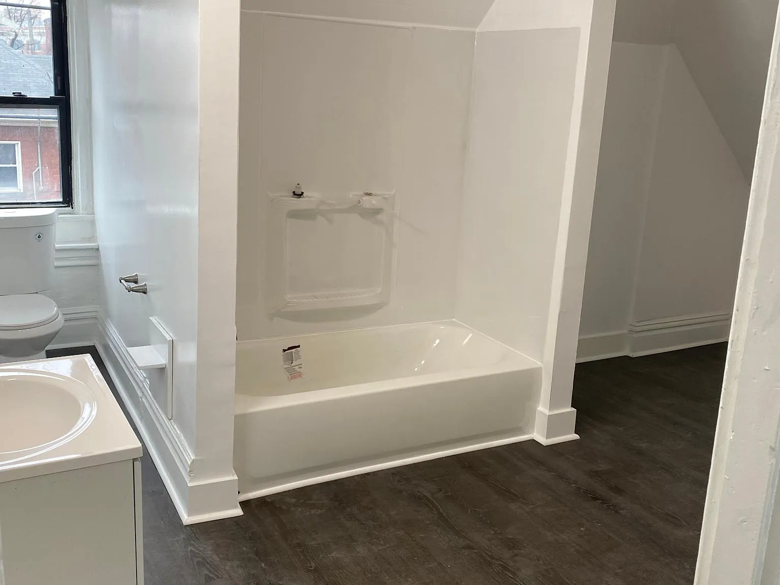 2 bed, 850 sqft, $1,625 — Photo 2