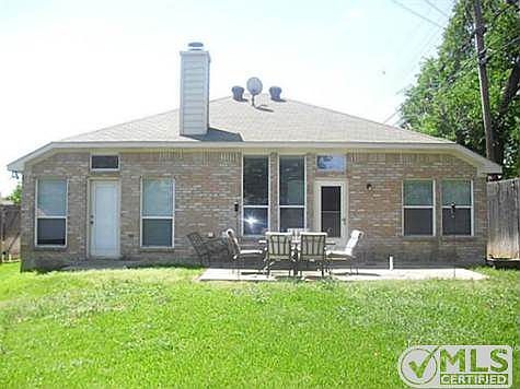 2nd image of 801 Slaughter Ln