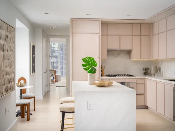 138 East 50th Street image 3 of 23