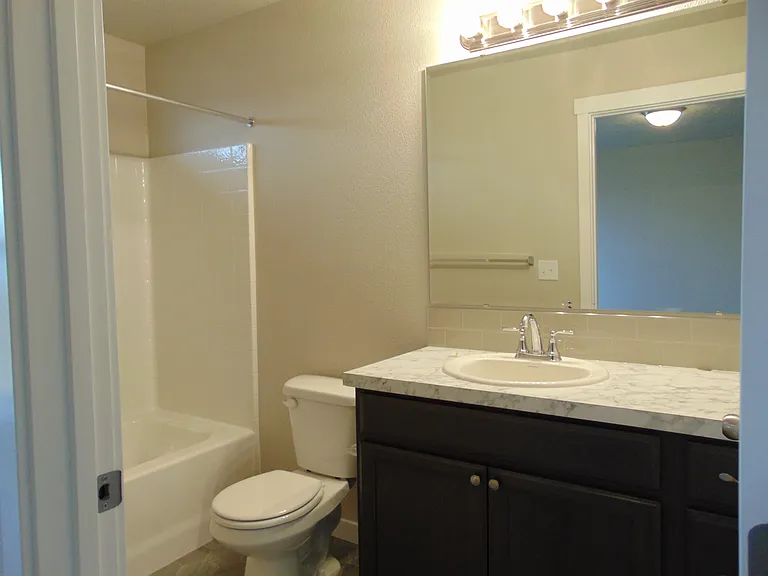 4340 N Alester Ave — Photo 9