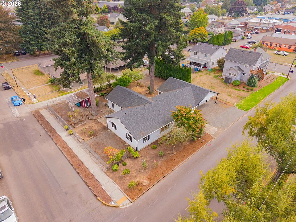 1st image of 200 N 3rd Ave