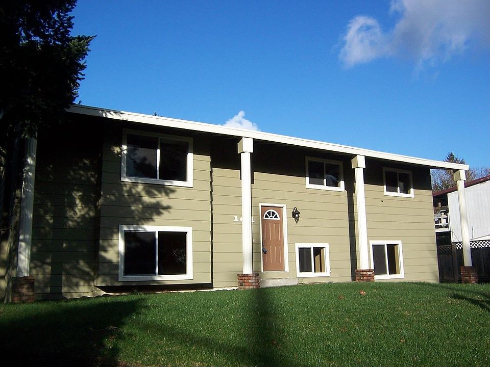2400 Sq.ft Spacious Home!
