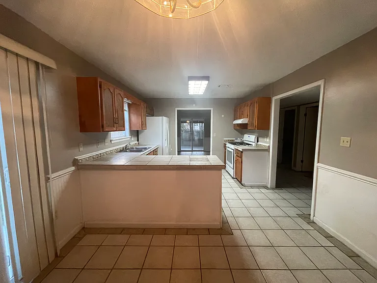 345 Brookwood Blvd — Photo 10