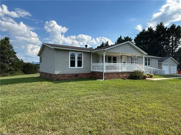 150 Springfield Rd, Pilot Mountain, NC 27041