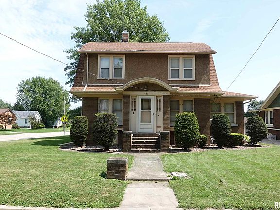 2nd image of 697 Pine St