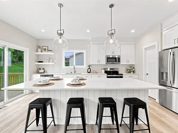 580 NW Georgetown Dr, Waukee, IA 50263