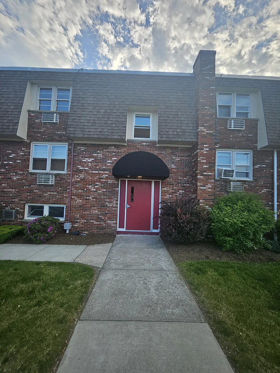 Building Photo - 9 Cynthia Dr #10
