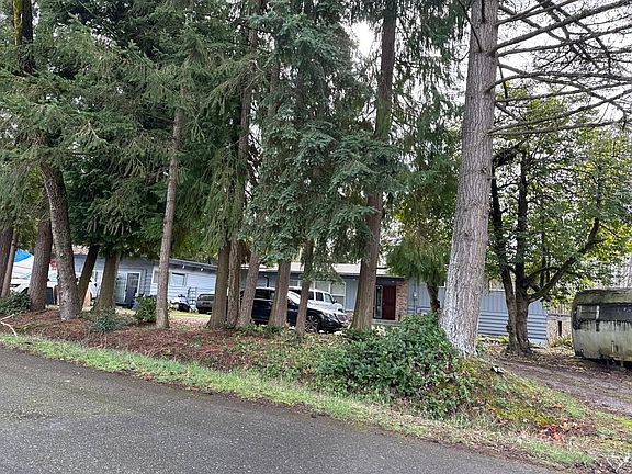 2nd image of 11815 SE 282nd St