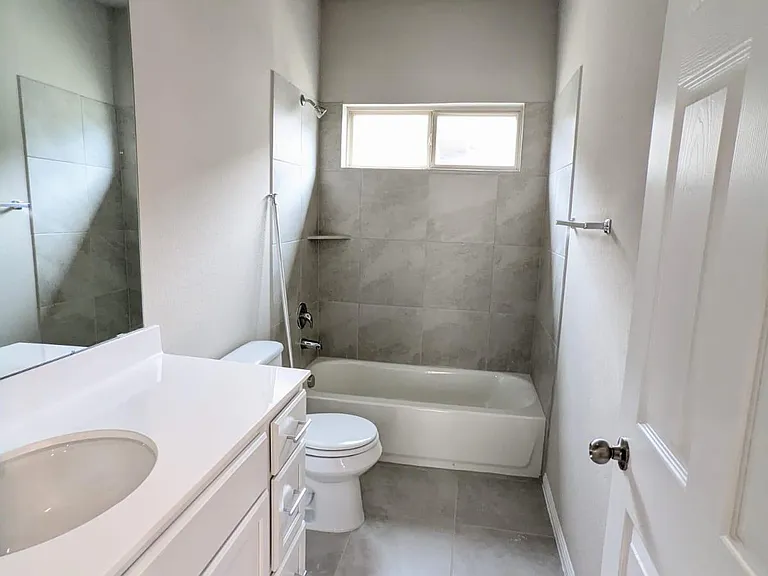 112 Manassas Dr — Photo 6