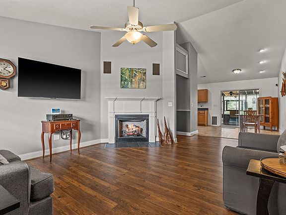 3rd image of 219 Finley Hill Ct